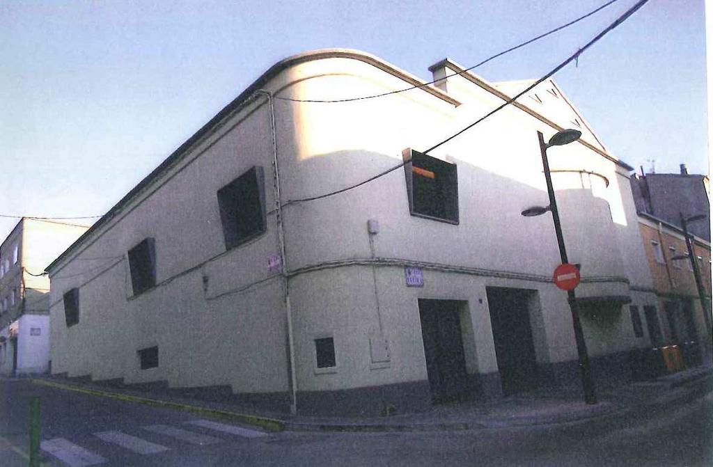 Huesca 1 Época, autor: 1940 Descripción: Edificio en esquina, con interesante composición de fachada: huecos,