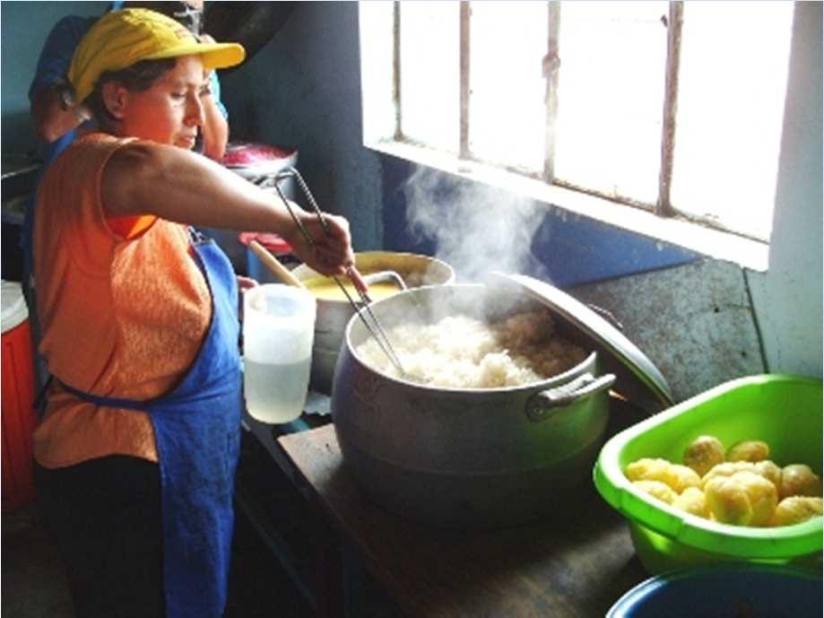 4) DE LOS PROGRAMAS TRANSFERIDOS El Programa de Complementación Alimentaria (PCA) es un programa social que brinda alimentos preparados a la población pobre y en extrema pobreza, mediante la