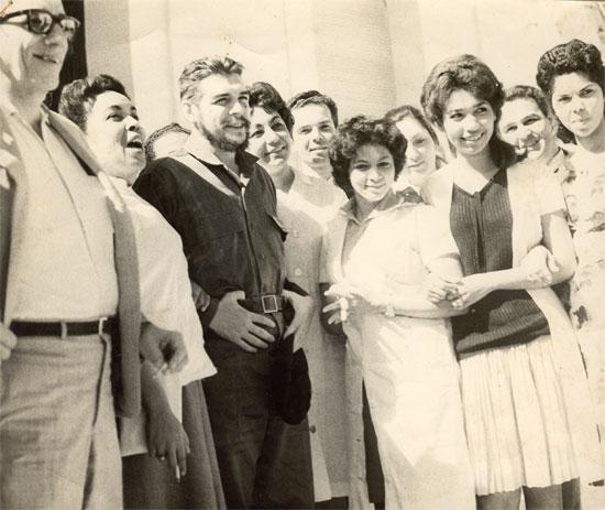 www.juventudrebelde.cu El Che Guevara con la brigada medica en Sidi Bel Abbes.