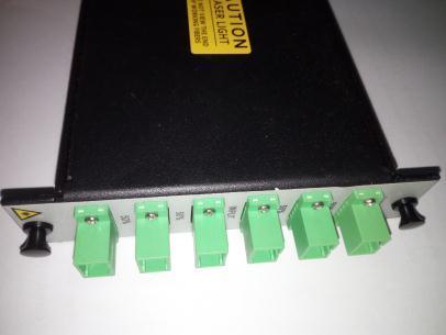 2.5.4.6 Splitter W 1x4 EVEN LGX Es un dispositivo utilizado para dividir la señal proveniente de una fibra óptica conectada en el puerto de entrada.