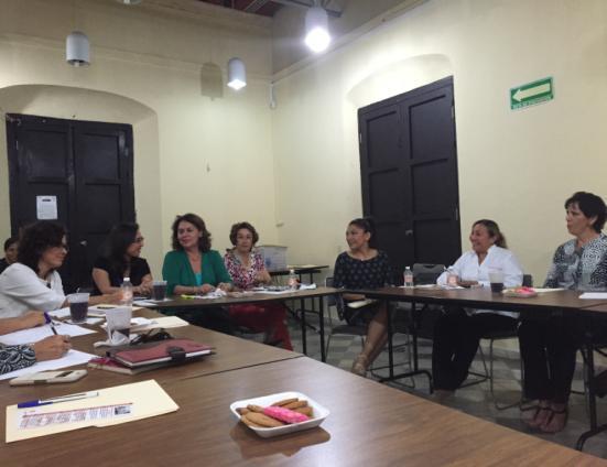 Posteriormente, asistió a la tercera reunión ordinaria de la Junta de Gobierno del Instituto de la Mujer del Estado de Campeche, que se realizó en la sala de juntas