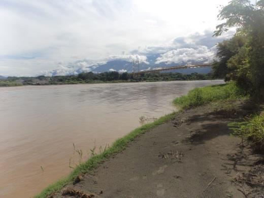 3.2.1.2.4 Acceso existente a captación río Cauca La captación se localiza en la vereda Los Almendros, en una vía que está en recebo y conduce a la vereda San Nicolás, la vereda Los Almendros se ubica