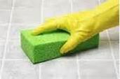 QUIMICOS Y ACCESORIOS PARA LA LIMPIEZA MULTICLEAN Excelente detergente limpiador multiusos que no deja residuos que perjudiquen los pisos, eficaz para quitar mugre y una gran cantidad de manchas en