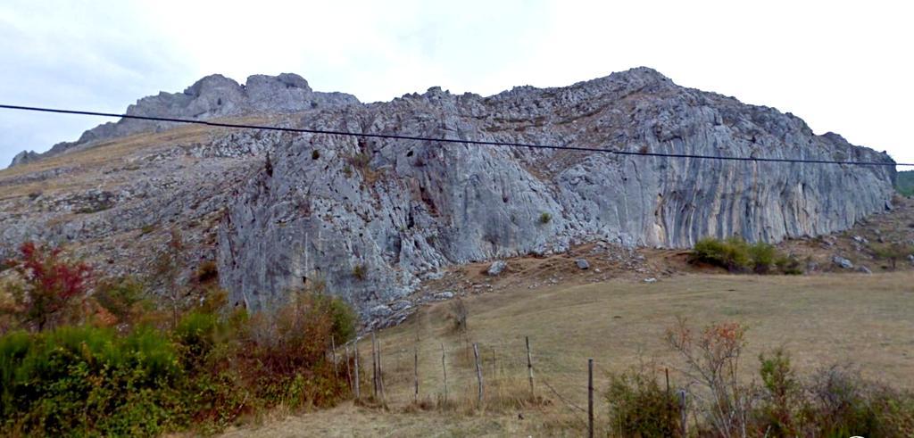 Calizas masivas (Fm Valdeteja) del Namuriense, Carbonífero