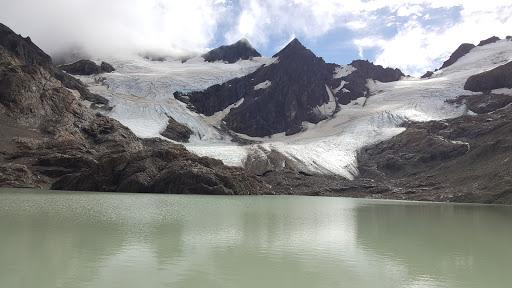 Un Glaciar en Ushuaia Laguna de los