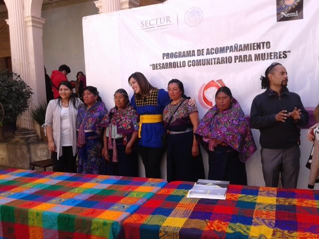 Programa de Acompañamiento Desarrollo Comunitario para Mujeres : En seguimiento a dicho programa, el día 15 de Diciembre, se llevó a cabo la clausura y entrega de reconocimientos a Grupo de Mujeres