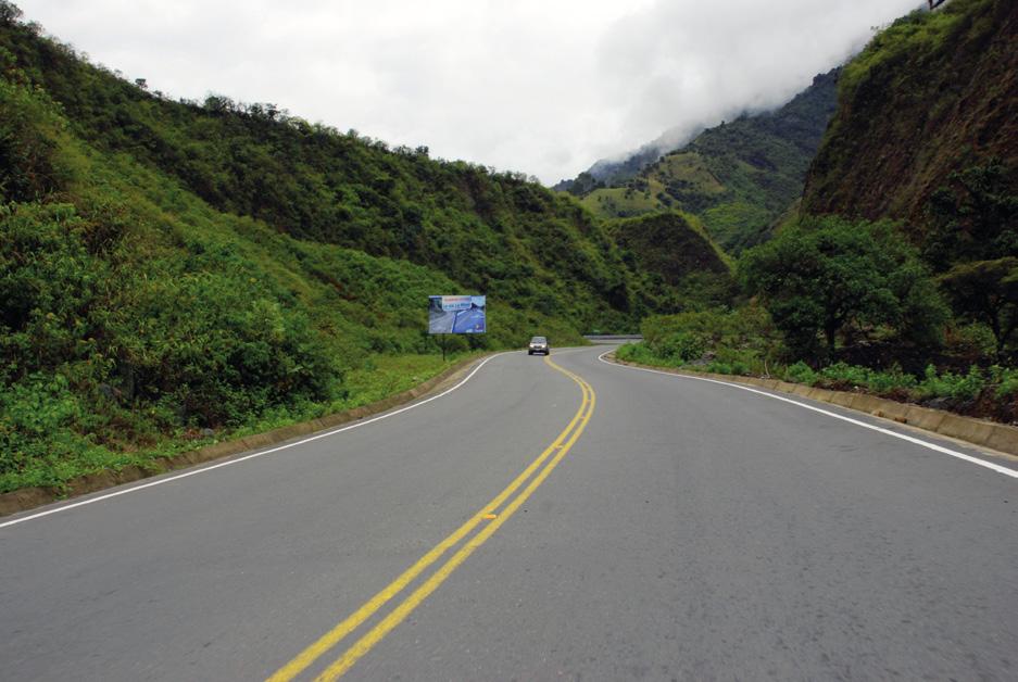 El Gobierno Nacional, a través del Ministerio de Transporte y Obras Públicas trabaja en la rehabilitación de la carretera Latacunga - La Maná de 137,37 kilómetros de longitud, obra que permitirá la