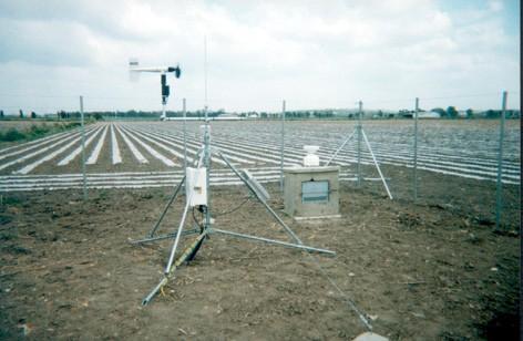 INFORMACIÓN METEOROLÓGICA RED DE INFORMACIÓN AGROCLIMÁTICA (RIA) DE ANDALUCÍA - Instalada entre 1999 y 21 - Compuesta por 14 Estaciones Meteorológicas Automáticas - Ubicación en áreas de