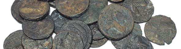 Se trata, por un lado, de un tesoro que se recuperó de las excavaciones de la Neapolis de Empúries en el año 1912, formado por 33 bronces de Untikesken, en un contexto que no puede ser fechado: 6