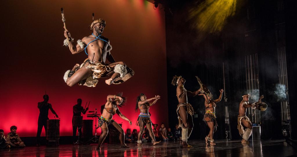 SEMINARIO II Introducción a la danza afroamericana Paso a Paso Compañía: Step Afrika! (EE.