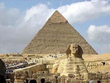 visitando los templos más interesantes como son el de Karnak, Luxor y Kom Ombo, entre otros.