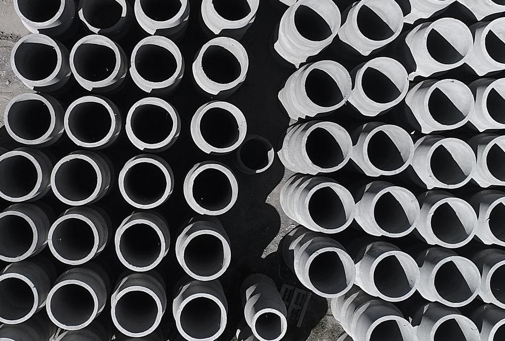 CONDUCCIÓN DE FLUIDOS Las prácticas industriales con las que se fabrican los tubos Premoldeados Bertone, cuentan con la permanente búsqueda de perfeccionamiento, rigiéndose por las más altas normas