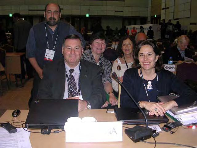 sentados, Oscar Padin, Hugo López y Diego Nadalin Delegación Argentina de la 10º COP Ramsar, Changwon, Korea,