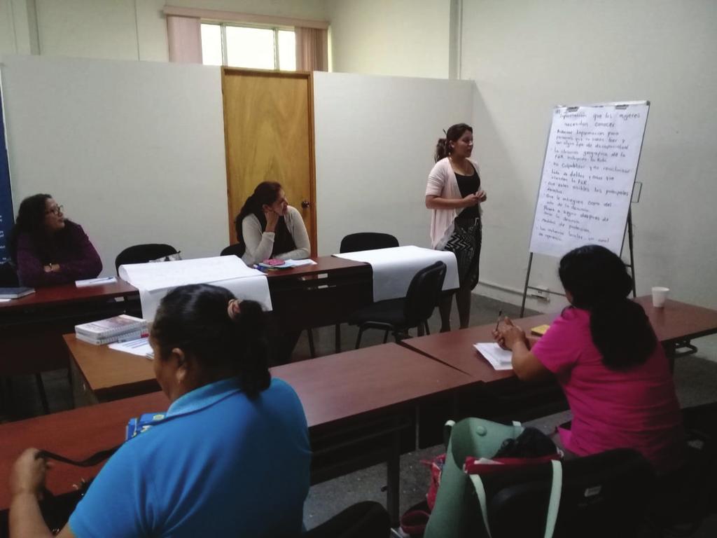 6 Mujeres de la Ventana Ciudadana buscan mejores servicios Un grupo de Mujeres de la Ventana Ciudadana de diversas comunidades de El Salvador se reunieron con personal de la Fiscalía General de la