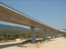 4. EL PROYECTO Principales viaductos en España Aprox. 2,200 m Viaducto Llobregat 2, 630 m.
