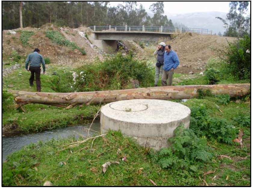 En la foto se observa que las aguas residuales provenientes de la localidad de San Jerónimo son descargadas directamente al río Chumbao.