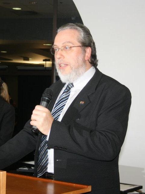 Roberto Carlos Mayer: Director de MBI, desde 1990 Columnista de la revista Information Week, desde 1999 Presidente de ALETI Federación Iberoamericana