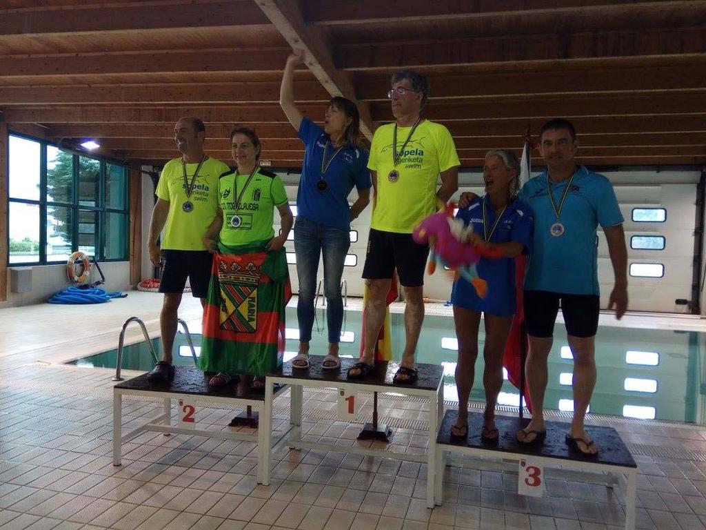 Dilley, fue la brillante vencedora de liga tras superar por 12 puntos a otra nadadora cántabra del CN Torrelavega: Covadonga Díaz.
