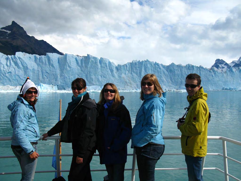 DIA 10 El Calafate Día libre para disfrutar una navegación por el Lago Argentino o bien realizar una visita a El Chaltén.