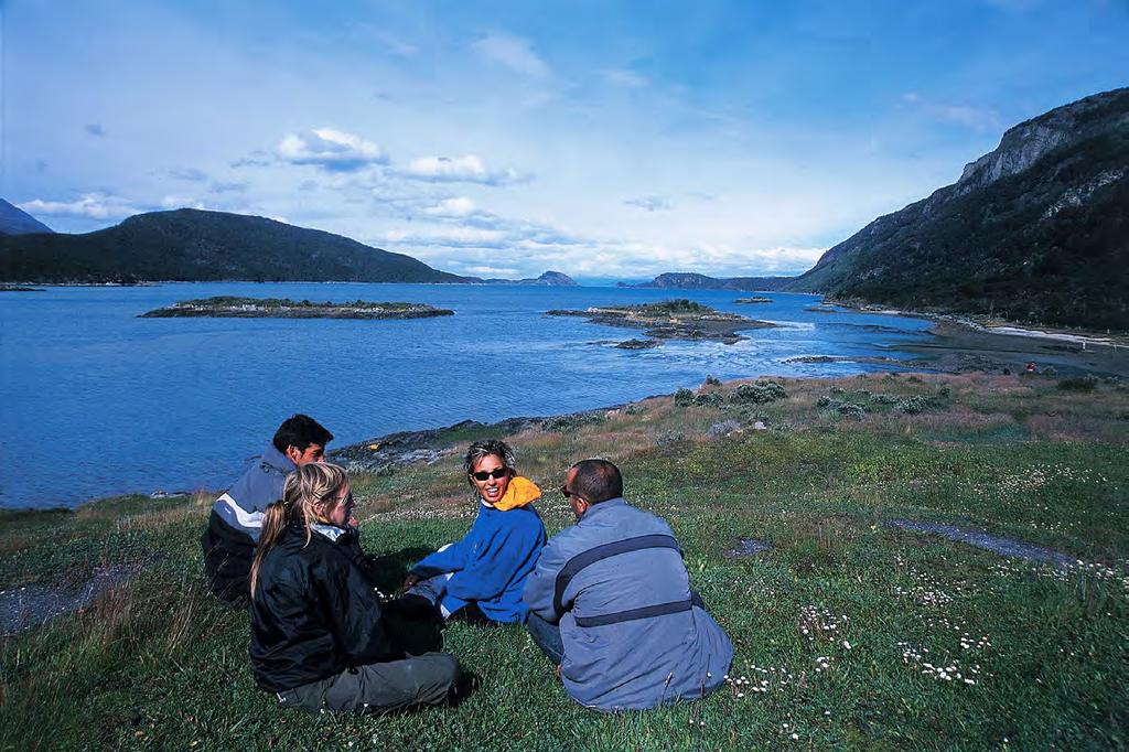 Visita de día completo a través del paisaje espectacular que ofrece la estepa patagónica, donde es posible admirar su vida salvaje a pleno.