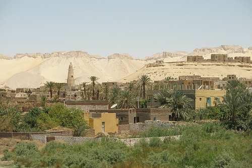 Desembarque y finalización de las visitas de Luxor con la Orilla Occidental: la Necrópolis de Tebas, incluyendo el Valle de los Reyes donde se encuentran escondidas las tumbas de los más importantes