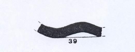 Nº 38.- Fragmento de cuello y cuerpo perteneciente a una vasija de perfil en forma de "S. Su grosor medio de pared es de 5' 5 mm. Carece de cualquier tipo de decoración.