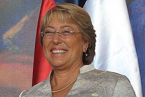 Cuánto cumple la Presidenta Michelle Bachelet con las siguientes características?
