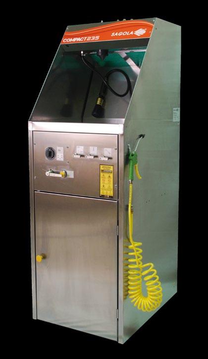 Dispone de sistemas de limpieza automática con disolvente sucio y disolvente limpio, este último puede dosificarse de forma temporizada o manual.