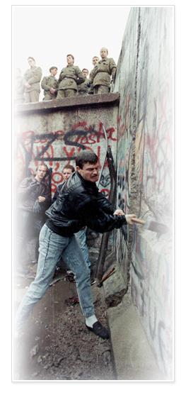 La gran ampliación: unión del este y el oeste 1989 1992 1998 2002 2004 Caída del Muro de Berlín y fin del comunismo Ayuda económica de la UE: programa Phare Criterios para que un país ingrese en la