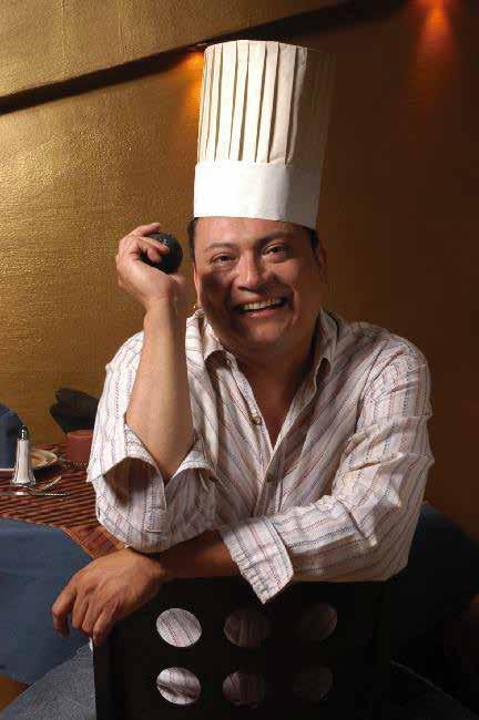 rafael león nuestro chef Rafael García León, Chef Ejecutivo de El Carlino, es la cabeza e ideas confluyendo a través de nuestra oferta gastronómica.