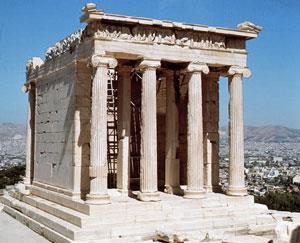 a) És un temple dòric, jònic o corinti? Com ho saps? b) Assenyala les següents parts: fris, columnes, capitells, naos. 7.