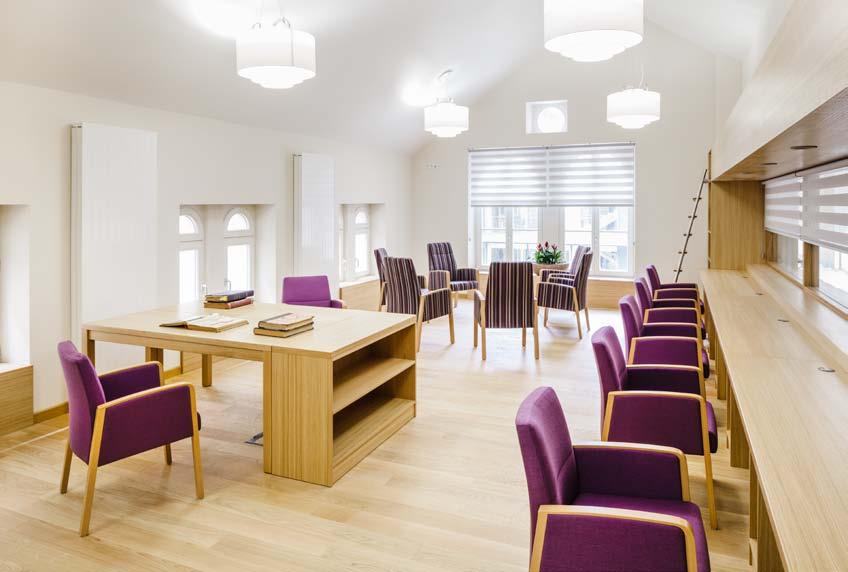 Un espacio para pasar cómodamente las horas de ocio: en la sala de lectura, los sillones completamente tapizados sonato crean una atmósfera muy acogedora. Salas comunes buena nova.