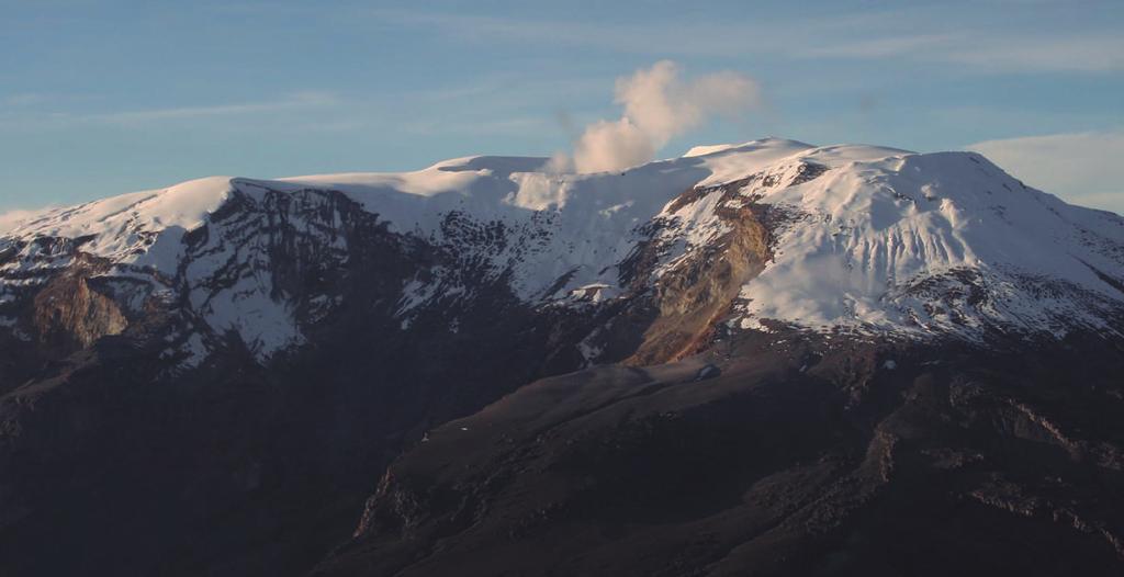 Foto: Ingeominas Nuestra historia A raíz de las pérdidas de vidas, los impactos ecónómicos y sociales ocasionadas por la erupción del volcán Nevado del Ruiz, los dirigentes de Caldas reconocieron la