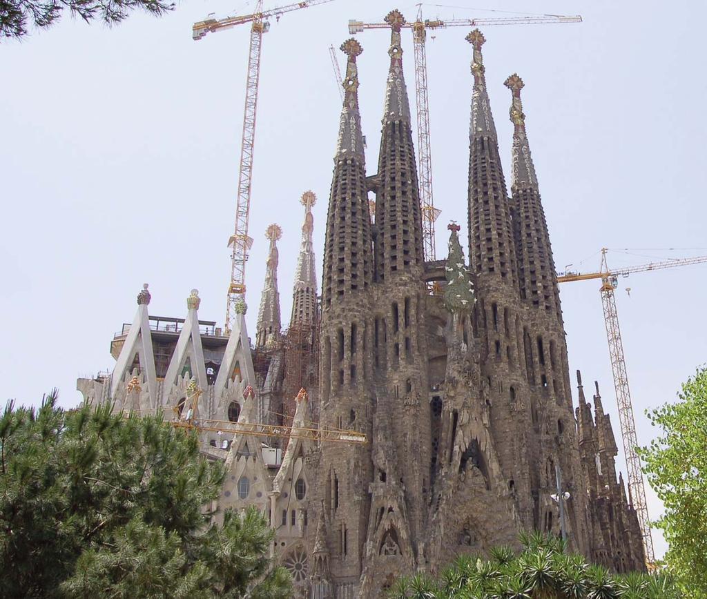 7 Tesoros del Patrimonio Cultural de Cataluña (España) Cataluña (España) 1. Templo Expiatorio de la Sagrada Familia de Barcelona 2.