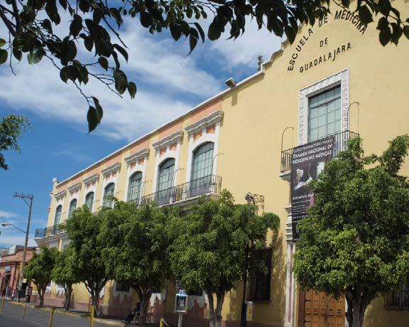 Universidad de Guadalajara (Jalisco, México) Escuela de Artes plásticas Edificio del siglo XVI catalogado como monumento histórico de estilo barroco y Art Decó.
