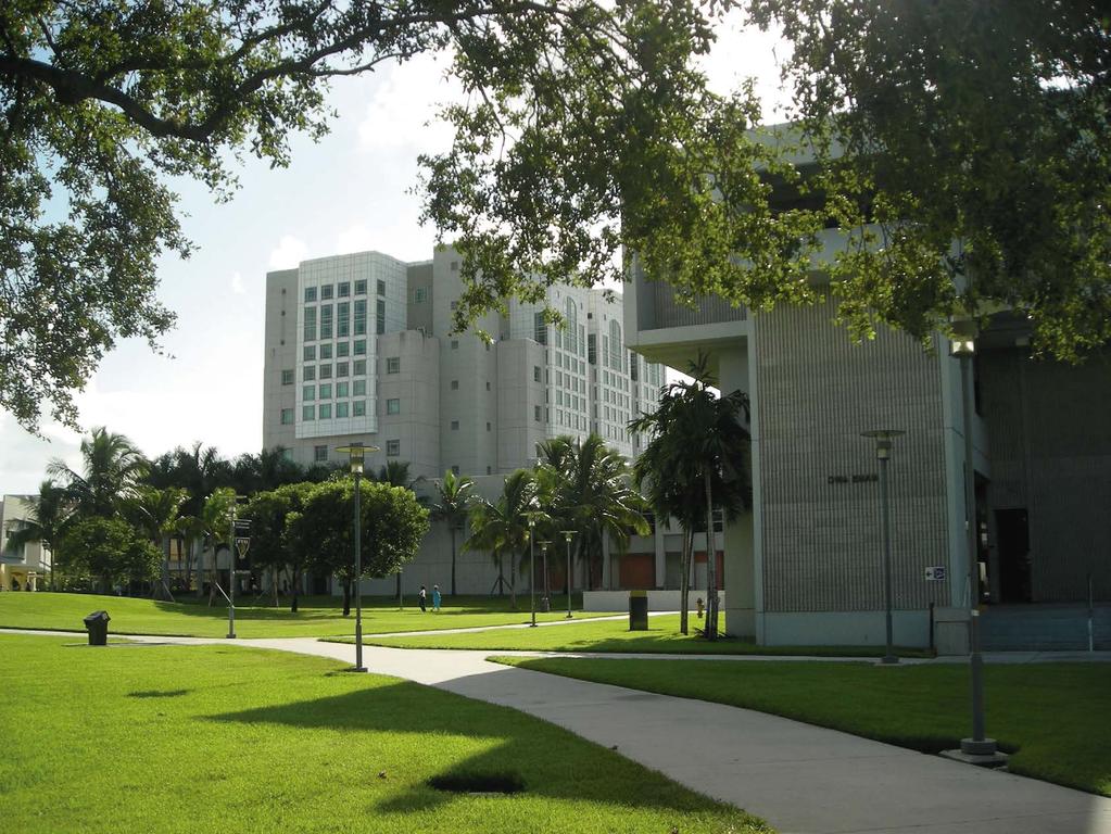 TOP 500 Ampliando el conocimiento a través de la investigación Florida International University Florida International University es la primera y única universidad de investigación en Miami, cuenta