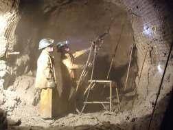 PORACOTA Metales Depósito y tipo de minado Oro, Plata Subterráneo Capacidad de