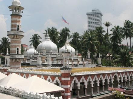 PLAZA DE LA INDEPENDENCIA El edificio Sultán Abdul Samad, en la Plaza de la Independencia o Dataran Merdeka de Kuala Lumpur, Malasia.