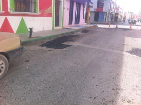 23-mar-16 Se bacheó la calle de Juárez (Monte Michel-Av. San Fco.