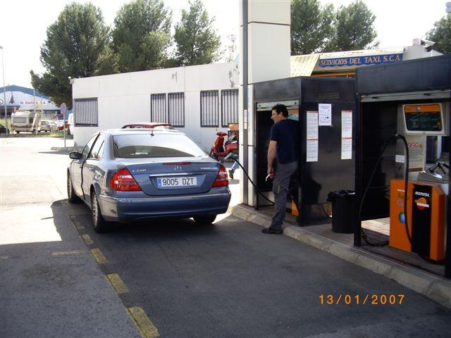 El repostaje de gas AUTO GAS GLP se realiza de la misma manera que en el caso de la gasolina o diesel.
