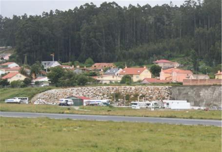 Propuesta de Revisión del Plan Director del Aeropuerto de A Coruña Diciembre 2017 La zona de almacenamiento de residuos urbanos cuenta con varios contenedores para residuos orgánicos/inorgánicos,