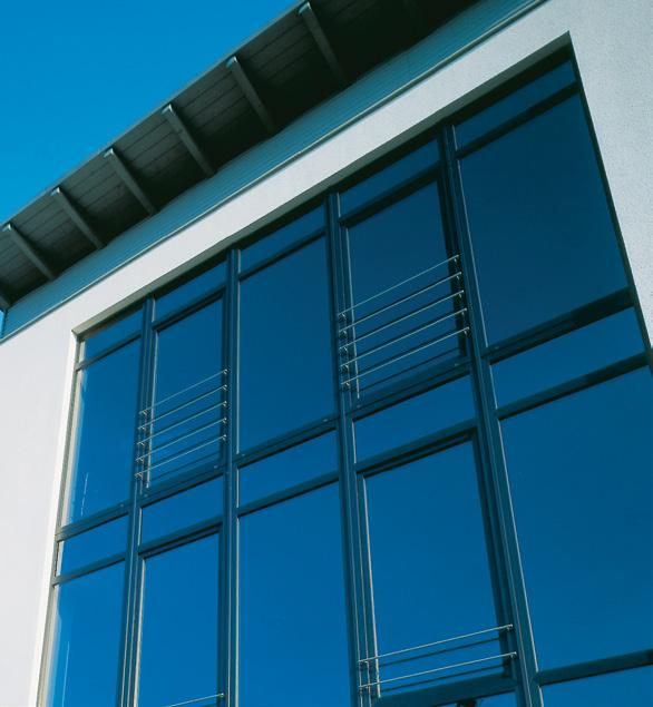 Extremadamente duradero Las ventajas de las ventanas acrylcolor La capa exterior del cristal acrílico de color presenta una gran resistencia al rayado y es muy resistente contra las influencias