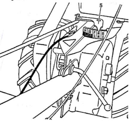 Figura 4. Comandos. 5: indicadores de selectora, 6 y 7: palanca de control de transmisión, 8 y 9: desbloqueo de transmisión, 10: variador de velocidad (acelerador) y 11: Manillar de sujeción.