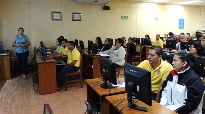 ALFRESCO y SPSS En el marco del fortalecimiento institucional emprendido y contemplado en el Plan Operativo Anual Institucional 2017, el Sistema Bibliotecario de la UNAN-Managua efectuó un taller en