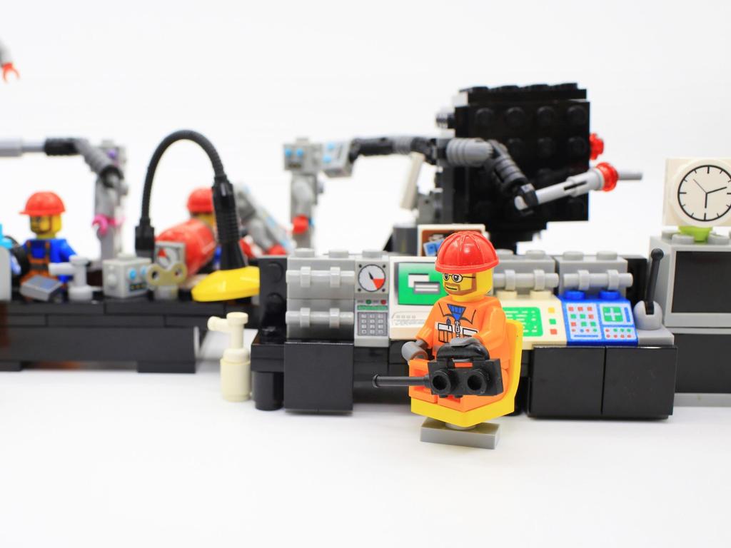 Construcción y Robótica Lego Nivel 1 L X ó M J 14:00-15:00