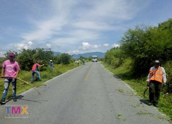 llevaron a cabo la limpieza de la carretera del poblado de Cuentepec y la delegación Rubén Jaramillo a la altura de