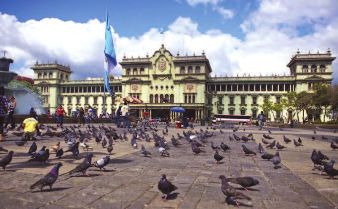 47 Por su especial ubicación en Centroamérica, Guatemala ofrece una naturaleza exuberante y es guardiana de buena parte de la historia del continente: las