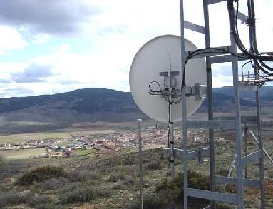 Instalación de repetidores en cerros rurales Ejemplo de instalación de repetidores en cerros sin energía eléctrica Instalación de Sistema de