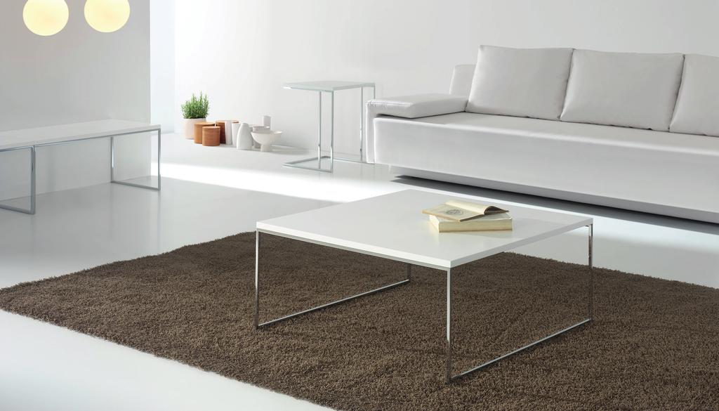 A collection of coffe tables comprising a metal estructure in glossy chromed and