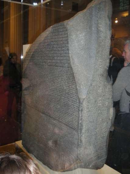 Piedra de Rosetta. Estela en basalto o granito negro.